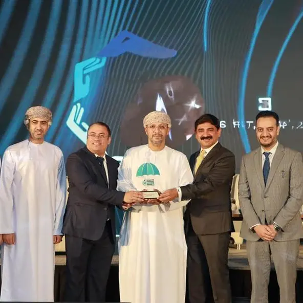 المدينة تكافل تحصد جائزة التميز في خدمة العملاء ضمن قمة وجوائز التأمين في عُمان 2026