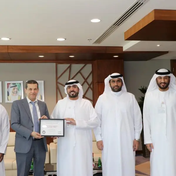 الأمانة العامة للجنة العليا للتشريعات في دبي تنال تقديراً دولياً من (آيكور) بالمستوى القيادي في المرونة المؤسسية