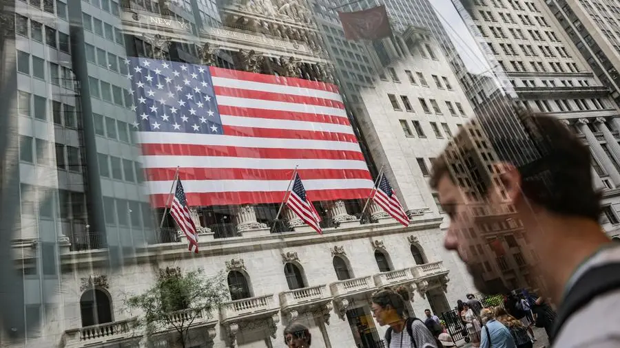 Wall St futures wobble on fresh tariff threats ahead of data, earnings deluge