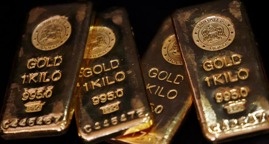 Gold falls 1% as investors book profits, Treasury yields rise