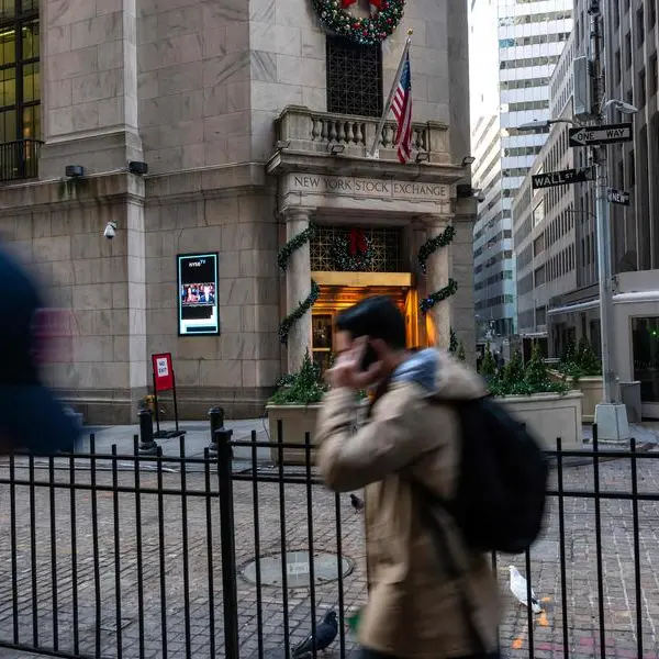 Mixed day for global stocks as market hopes for 'Santa Claus rally'