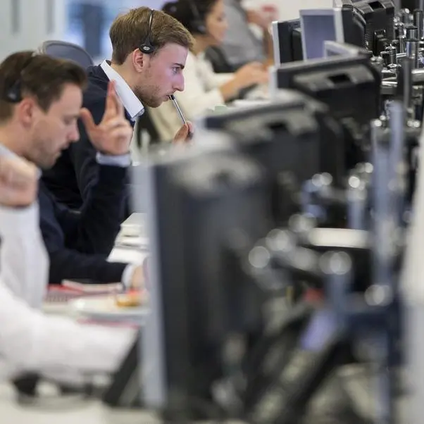 European shares dip as Airbus, Rio Tinto plunge; Nestle gains