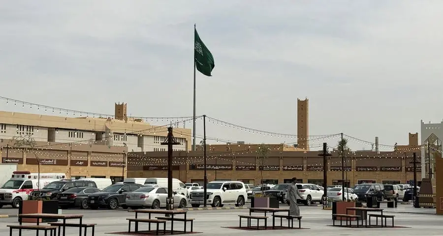 Saudi Arabia to localize 69 administrative support professions