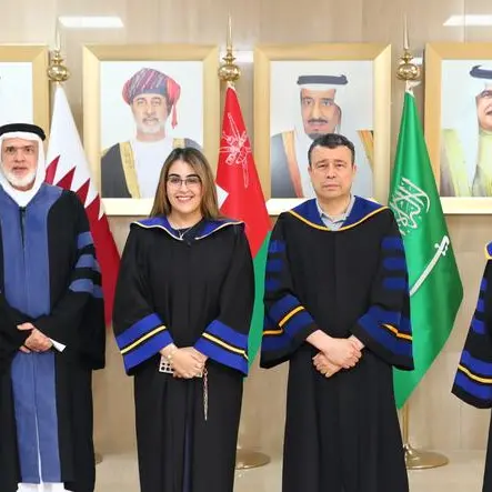 الباحثة نورة العصيمي تبتكر «مولد السياسات الديناميكي» لتوليد سياسات داعمة لجاهزية الذكاء الاصطناعي في أطروحة دكتوراه بجامعة الخليج العربي