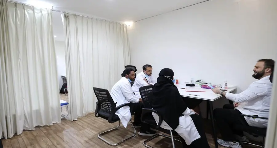 الفرق الطبية تواصل تقديم خدماتها بالتزامن مع توافد حجاج الدولة على مشعر منى