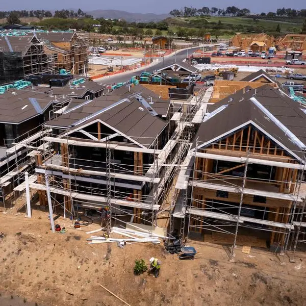 US single-family housing starts, building permits fell in April