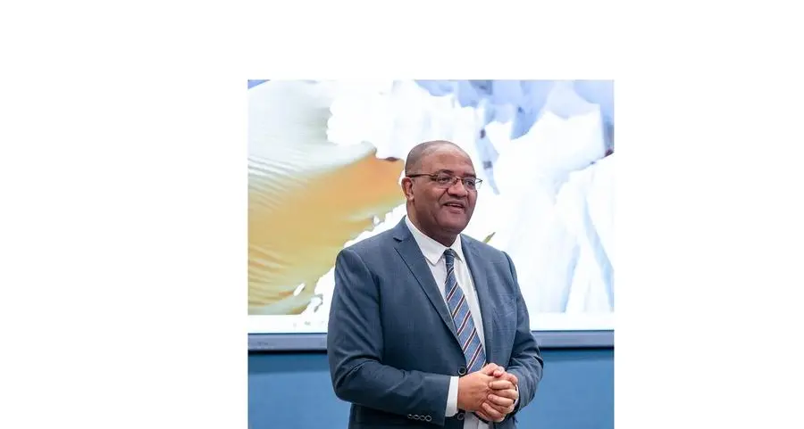 عميد كلية محمد بن راشد للإدارة الحكومية: برامجنا مختبر استراتيجي لإعداد قيادات حكومة المستقبل وتصدير التجربة الإماراتية للعالم