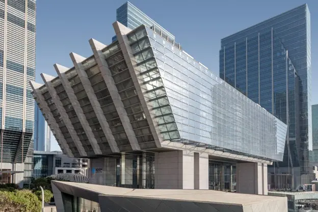 Global asset managers flock to Abu Dhabi despite Iran war risk