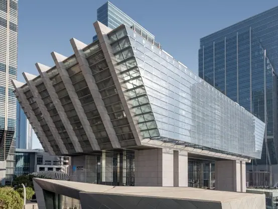 Global asset managers flock to Abu Dhabi despite Iran war risk