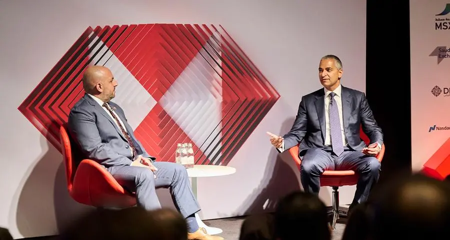 محافظ مصرف البحرين المركزي يشارك في جلسة نقاشية خلال مؤتمر بورصات دول مجلس التعاون الخليجي لبنك HSBC لعام 2025