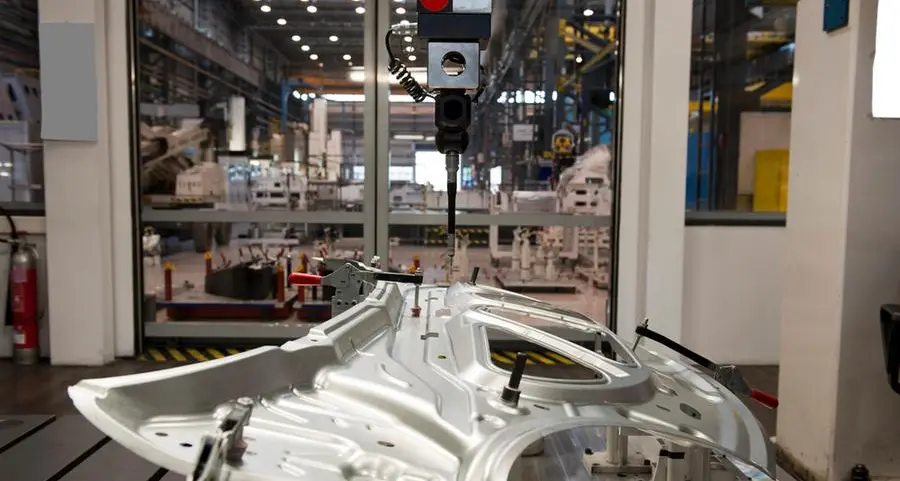 Egypt's minister, automakers discuss localizing car sheet metal production
