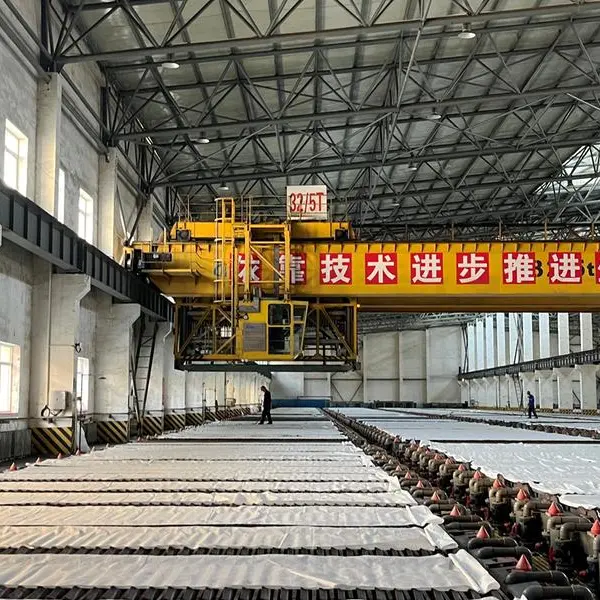 Shanghai copper hovers below record high as Chinese demand picks up, dollar weakens