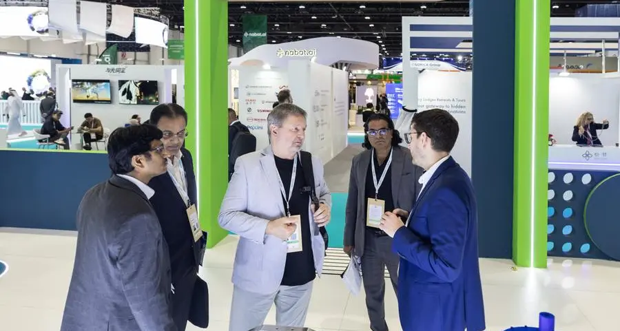 التبادل التكنولوجي وتعزيز الاستثمارات يدعمان طموحات دولة الإمارات والمملكة المتحدة في مجال الهيدروجين وإزالة الكربون من القطاع الصناعي