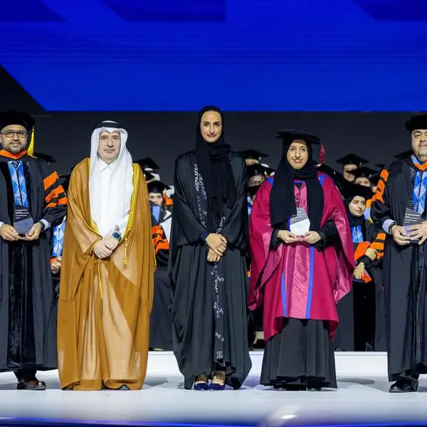 سعادة الشيخة هند بنت حمد آل ثاني تحتفي بعام من الإنجازات وتشهد تخرج أكبر دفعة في جامعة حمد بن خليفة