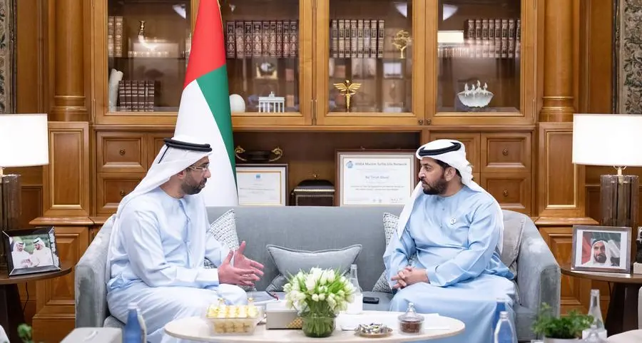 Hamdan bin Zayed reviews key energy, water projects in Al Dhafra