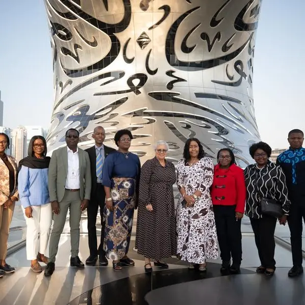 نائبة رئيس جمهورية ناميبيا تزور متحف المستقبل