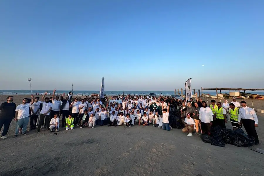 جمعية البيئة العُمانية تنظم حملة لتنظيف الشاطئ بمناسبة يوم البيئة العُماني