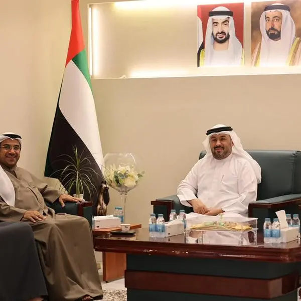 \"غرفة الشارقة\" وبلدية كلباء تبحثان تنظيم حدث اقتصادي مجتمعي لدعم المنتج المحلي وتمكين الأسر المنتجة