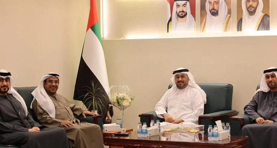 \"غرفة الشارقة\" وبلدية كلباء تبحثان تنظيم حدث اقتصادي مجتمعي لدعم المنتج المحلي وتمكين الأسر المنتجة