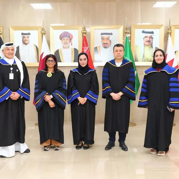 الباحثة الأحمد تُعد نموذجًا ذكيًا لتطوير الموارد البشرية في القطاع العام في دراسة قدّمتها للحصول على الدكتوراه في إدارة الابتكار من جامعة الخليج العربي