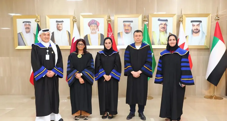 الباحثة الأحمد تُعد نموذجًا ذكيًا لتطوير الموارد البشرية في القطاع العام في دراسة قدّمتها للحصول على الدكتوراه في إدارة الابتكار من جامعة الخليج العربي