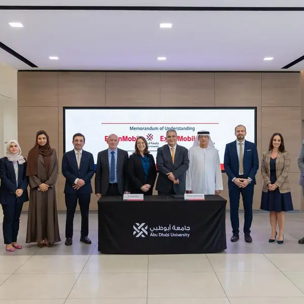 جامعة أبوظبي وإكسون موبيل تعززان شراكتهما الاستراتيجية لإعداد قادة المستقبل في مجالات العلوم والتكنولوجيا والهندسة والرياضيات والذكاء الاصطناعي في دولة الإمارات