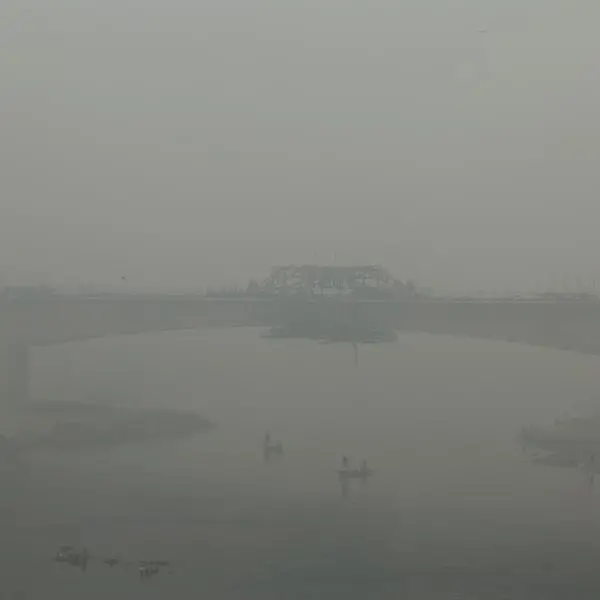 India's north shrouded in smog as Delhi pollution hits season high