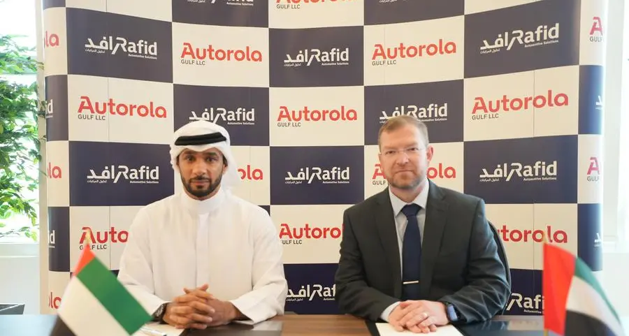 رافد لحلول المركبات توقّع اتفاقية شراكة تقنية وتشغيلية مع أوتورولا الخليج