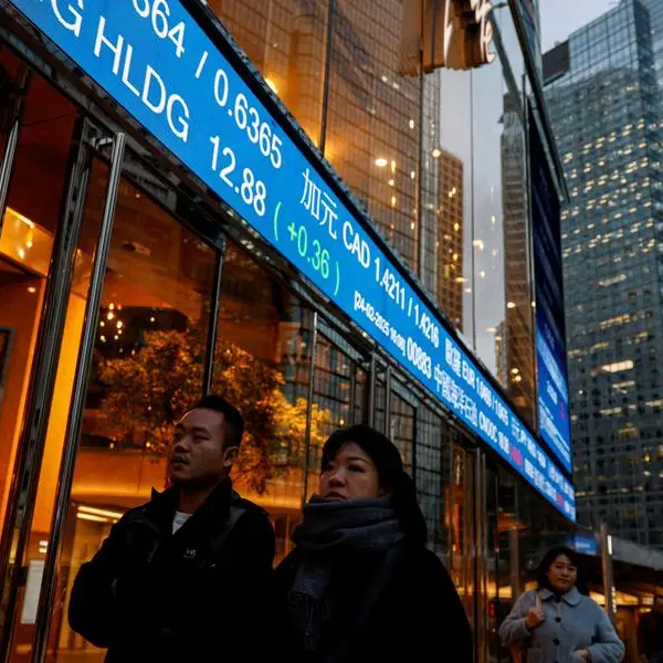 Oracle knocks stocks as Fed's message weighs on dollar