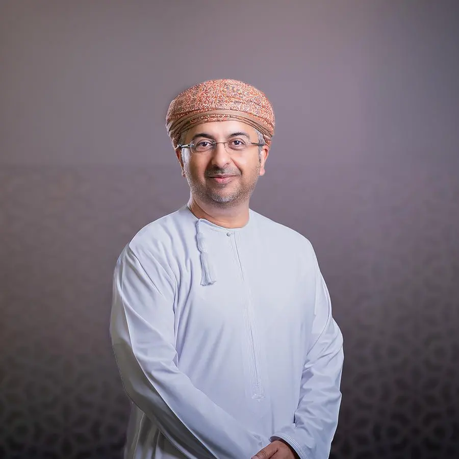 بنك نزوى يعزز قيادته بتعيين الفاضل طارق بن عتيق رئيسًا تنفيذيًا بالوكالة لبنك نزوى