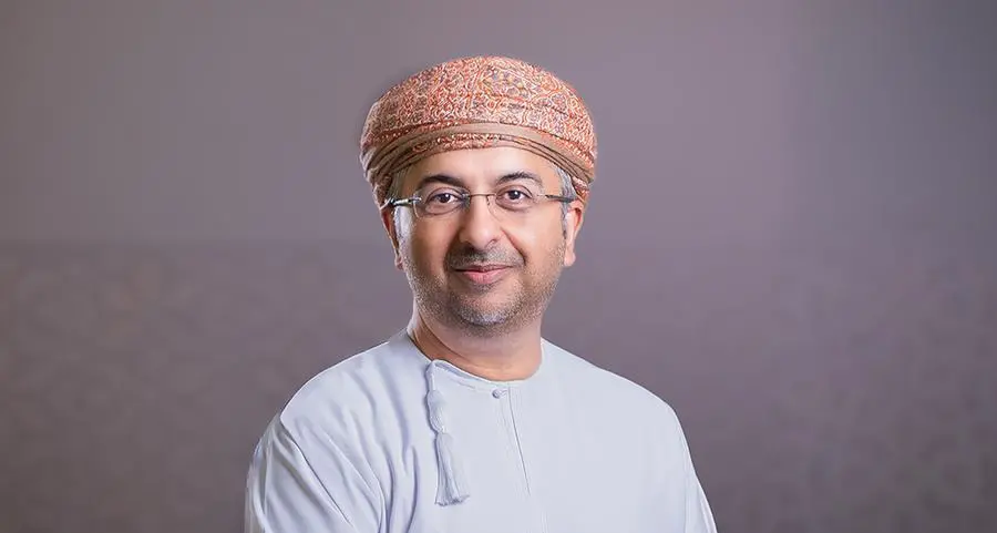 بنك نزوى يعزز قيادته بتعيين الفاضل طارق بن عتيق رئيسًا تنفيذيًا بالوكالة لبنك نزوى