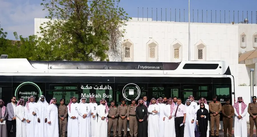 عبداللطيف جميل للسيارات تشارك في تجربة الحافلات الهيدروجينية في مكة المكرمة