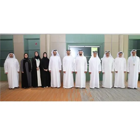 Dr. Sultan Al Neyadi visits the Authority of Social Contribution