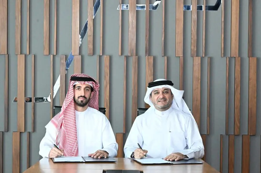 Seef Properties Chief Executive Officer Ahmed Yusuf, and Nadher Media Managing Director Abdulrahman AlKooheji. Image Courtesy: Seef Properties