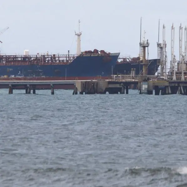 Oil prices pause gains as Venezuela shipments resume but Iran concerns loom