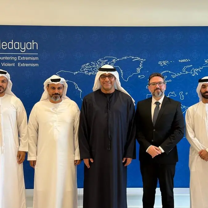 مركز هداية وباحثي الإمارات يستعرضان أحدث أساليب للنشر والبحث العلمي في قطاع التأهيل ومكافحة التطرف