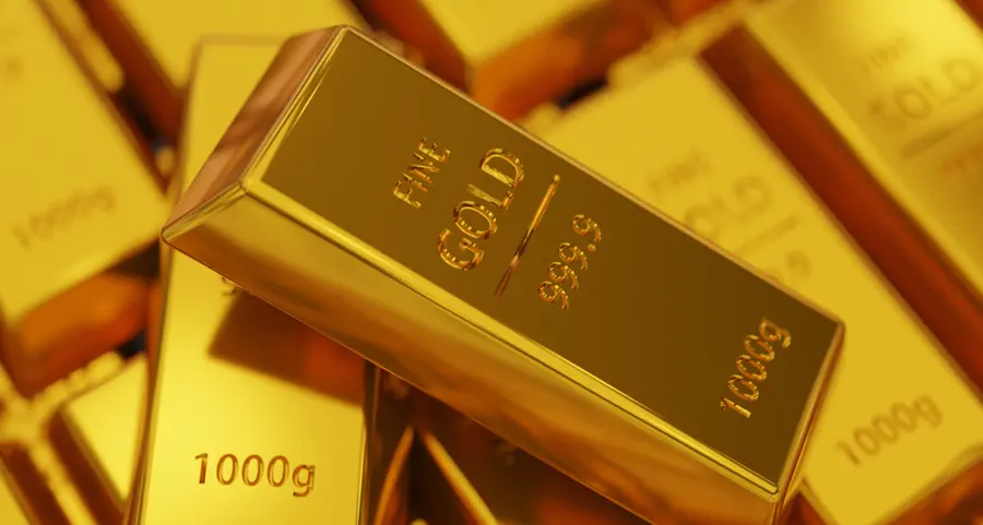 Gold heads for weekly loss as high oil prices feed inflation worries