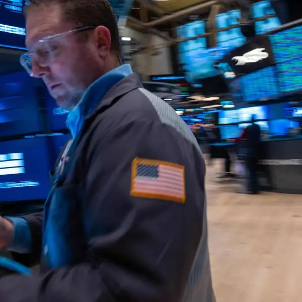 Global stocks mostly rise after US tech rally