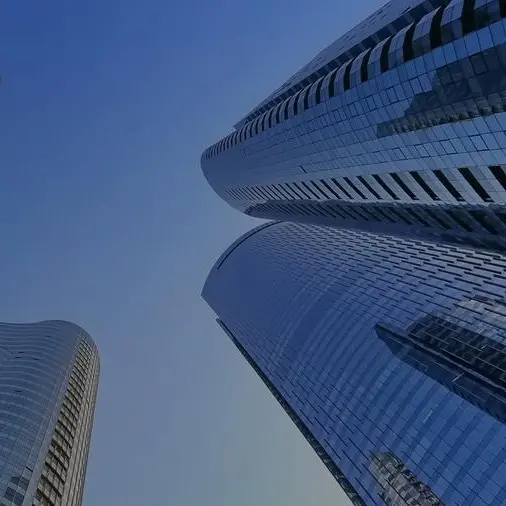 شراكة استراتيجية بين كيو ومارغوليز هولزلي أركيتكتشر لتسريع تقديم حلول مراكز البيانات المتكاملة دعماً للطلب المتنامي على تقنيات الذكاء الاصطناعي