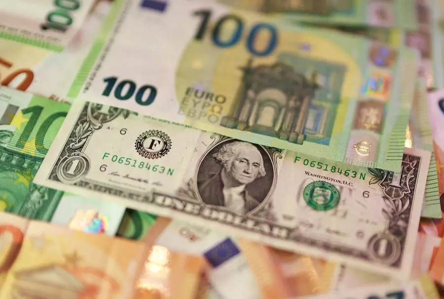 Dollar set for second weekly drop, euro steadies near pre-war levels