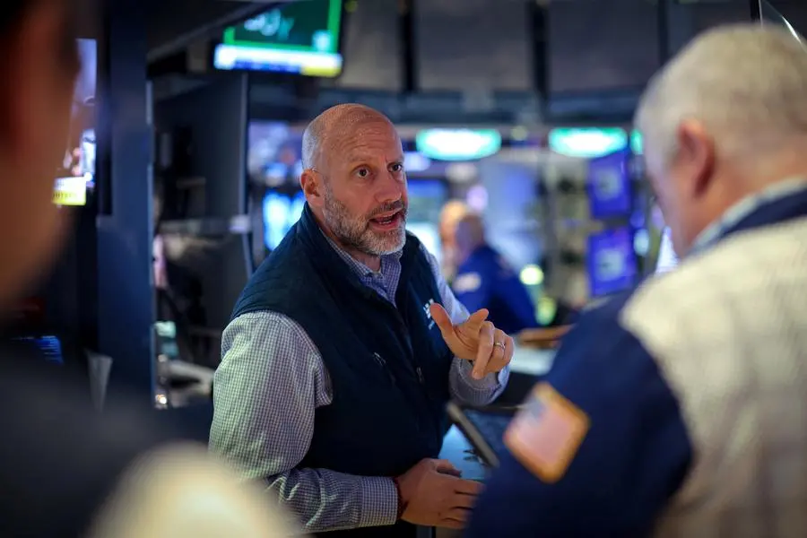 Wall St set to open flat as investors weigh labor data