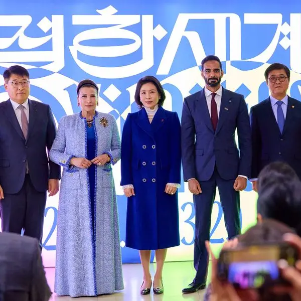 وزير الثقافة: \"روافد ورُؤى\" محطة محورية في استكشاف الفنون وتعزيز التبادل الثقافي بين الإمارات وجمهورية كوريا