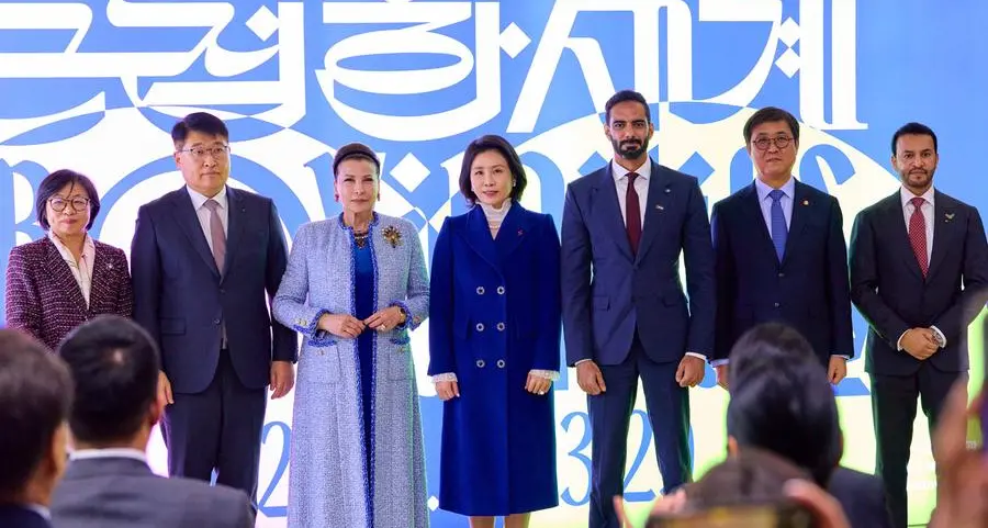 وزير الثقافة: \"روافد ورُؤى\" محطة محورية في استكشاف الفنون وتعزيز التبادل الثقافي بين الإمارات وجمهورية كوريا
