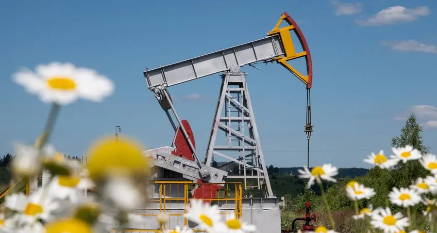 Oil set for second straight weekly decline on supply outlook