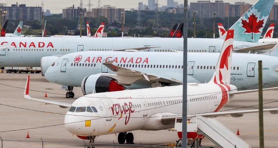 Air Canada cuts 400 management positions, or 1% of workforce