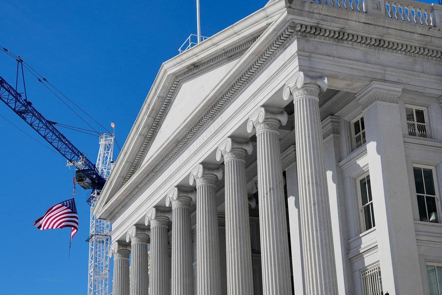 Are central banks selling Treasuries? Probably, just not that much: McGeever