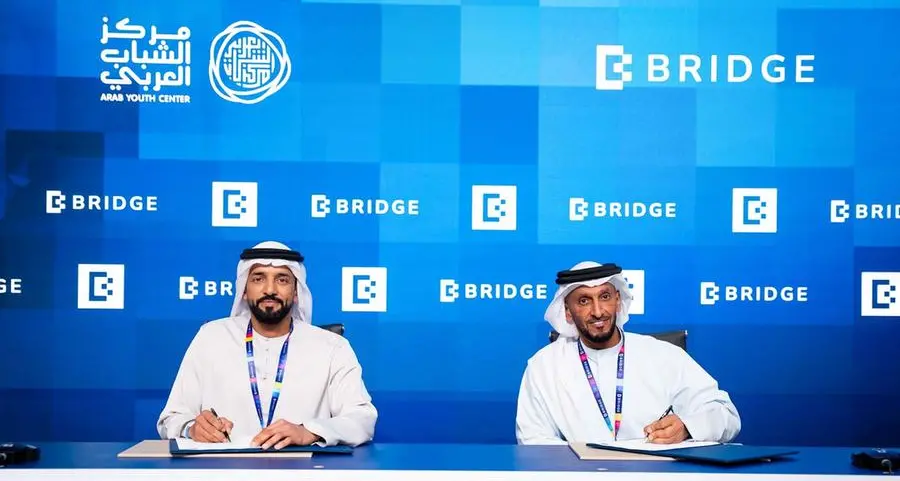 مركز الشباب العربي يوقع مذكرتي تفاهم استراتيجيتين مع \"بريدج\" و\" فيجينيرز \"