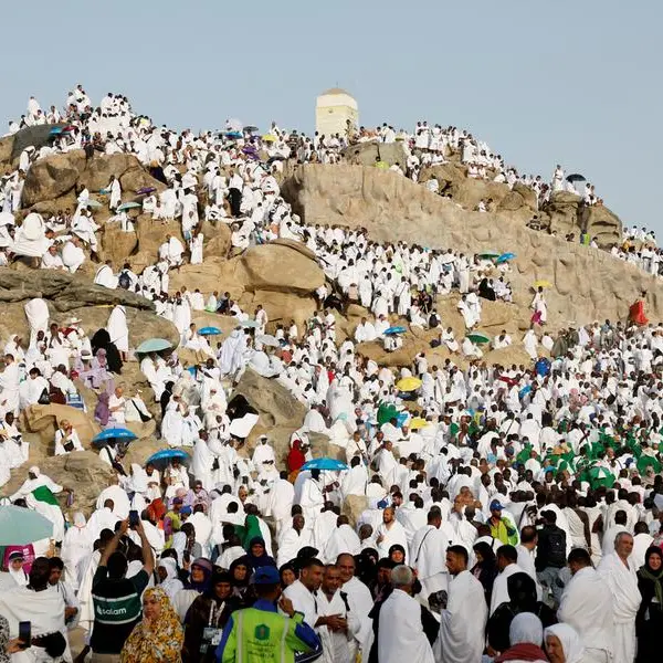 Saudi Arabia urges pilgrims to remain in Arafat camps during peak heat hours