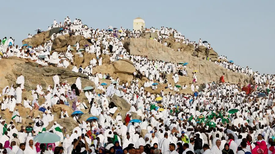 Saudi Arabia urges pilgrims to remain in Arafat camps during peak heat hours