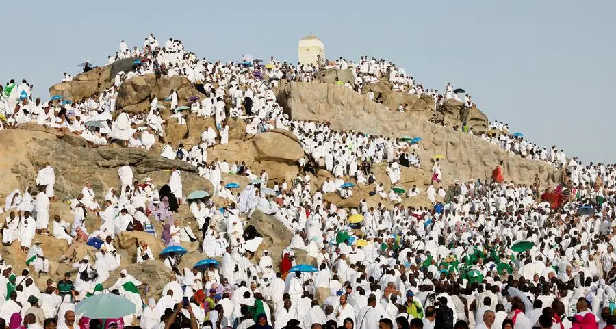 Saudi Arabia urges pilgrims to remain in Arafat camps during peak heat hours